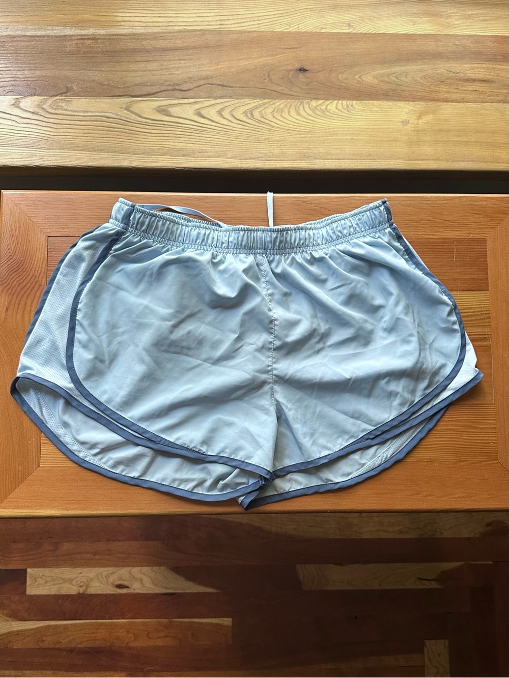 Nike Dri-Fit Tempo Women’s Running Shorts in Light Blue - Size XL - Picture 3 of 6